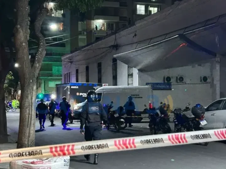 Sicarios entraron a un hospital en Rosario y mataron a un policía