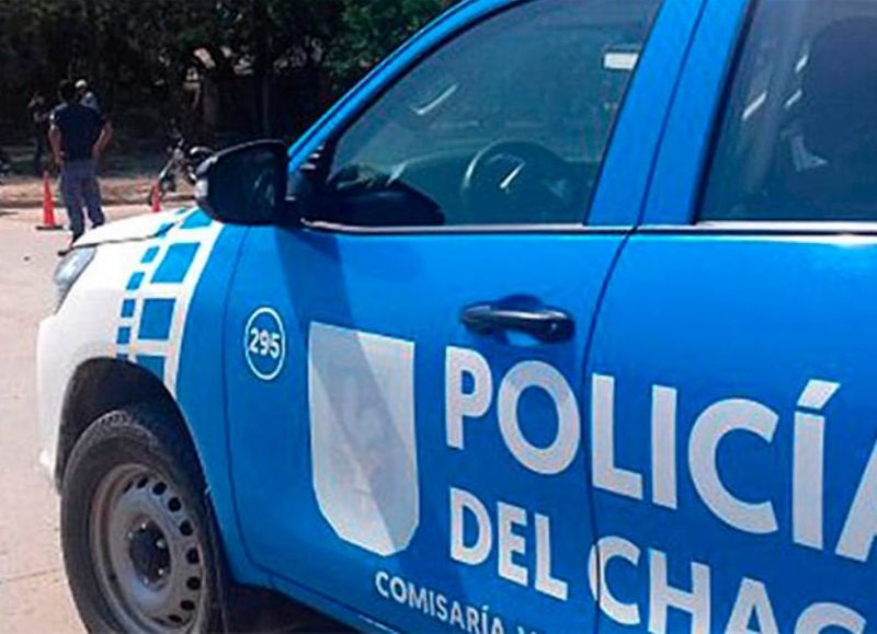 «Piqueteros intentan ingresar a la oficina del Intendente de Resistencia: Dos policías heridos y detenciones.»